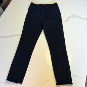 Denim Forum The  Lola High Rise Skinny Crop. Size 27